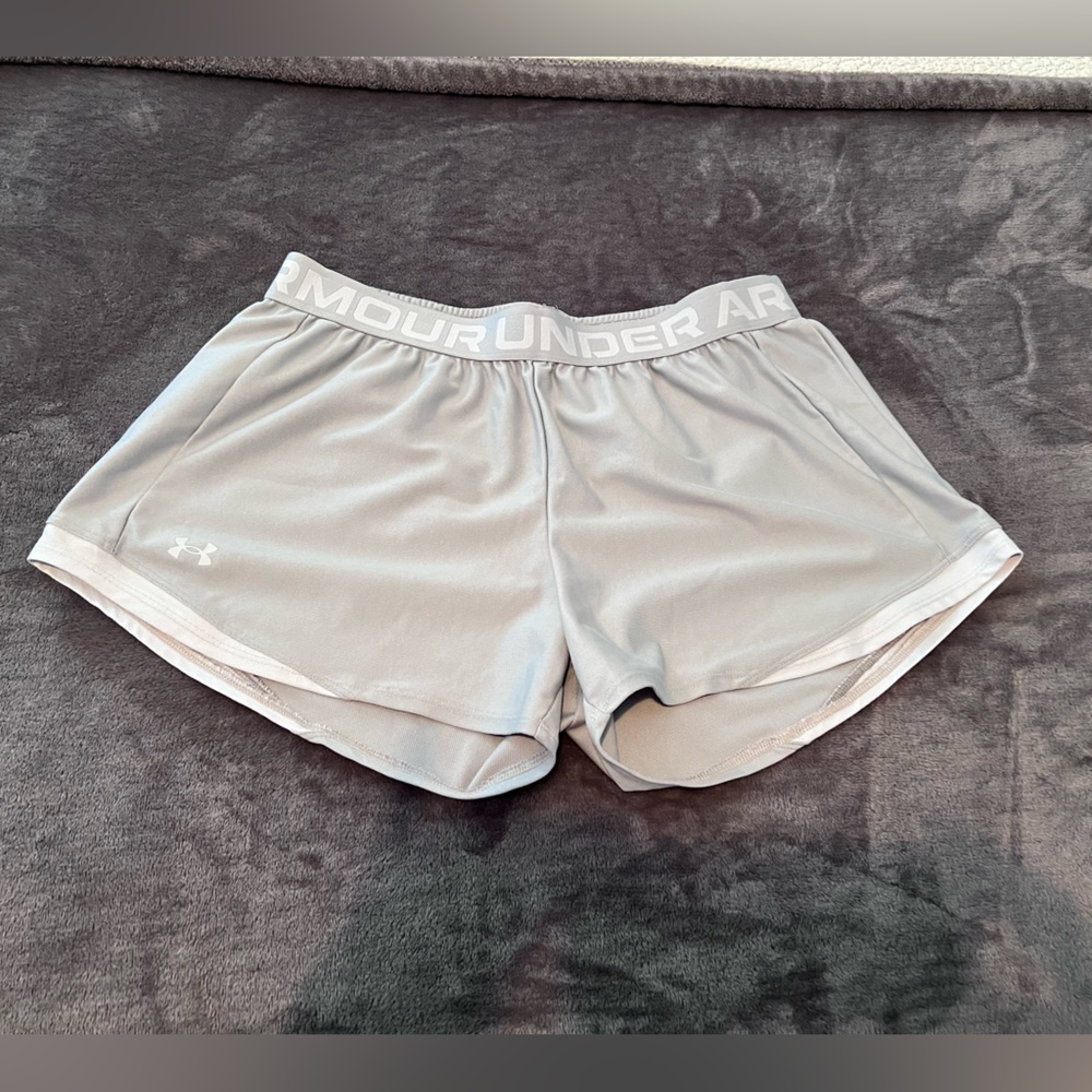 Under Armour “Loose” Gray Performance Shorts